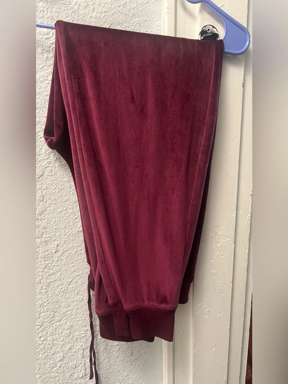 Honeydew Women’s Small Burgundy Velour Lounge Set Sweatshirt Jogger Pants